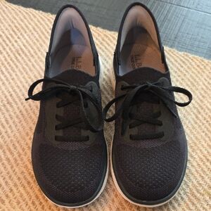L.L. Bean Women's Black True Comfort Lightweight  Sneakers